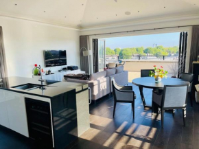 Large luxury Penthouse with free parking garage